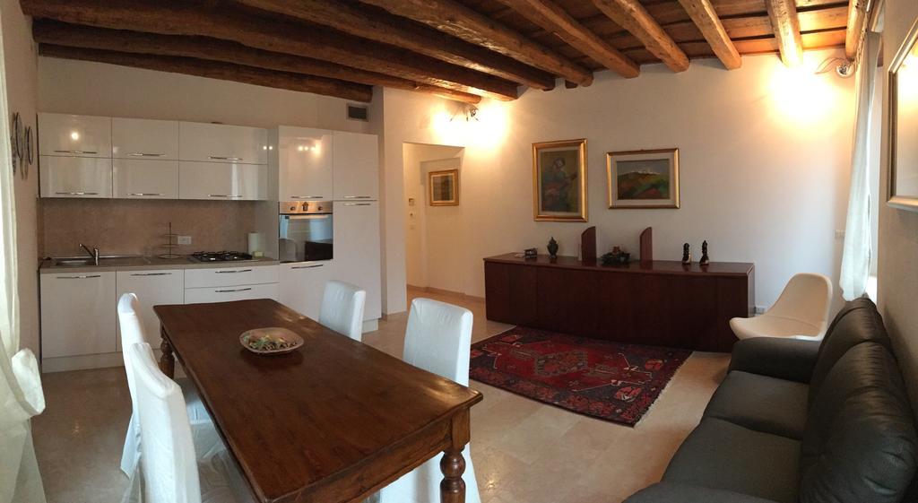 Centre 2 Bedroom Flat Verona Exterior foto